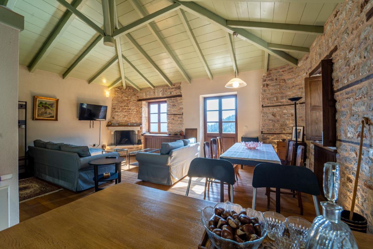 Maisonette Korfes-Κορφές-Μ Δύο Αυτόνομοι Όρoφοι Της Βίλας Κορφές Για Οικογένειες Και Μικρές Παρέες Karpenísion Dış mekan fotoğraf