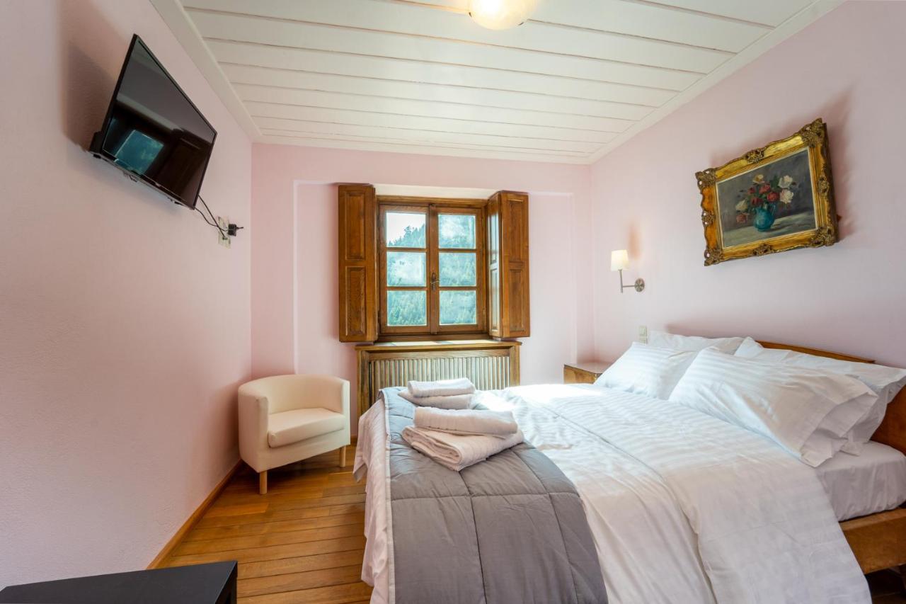 Maisonette Korfes-Κορφές-Μ Δύο Αυτόνομοι Όρoφοι Της Βίλας Κορφές Για Οικογένειες Και Μικρές Παρέες Karpenísion Dış mekan fotoğraf