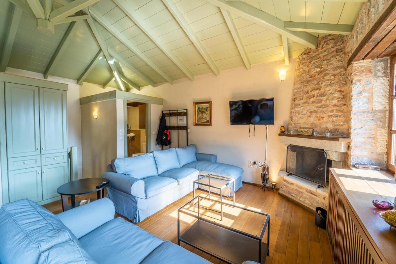 Maisonette Korfes-Κορφές-Μ Δύο Αυτόνομοι Όρoφοι Της Βίλας Κορφές Για Οικογένειες Και Μικρές Παρέες Karpenísion Dış mekan fotoğraf