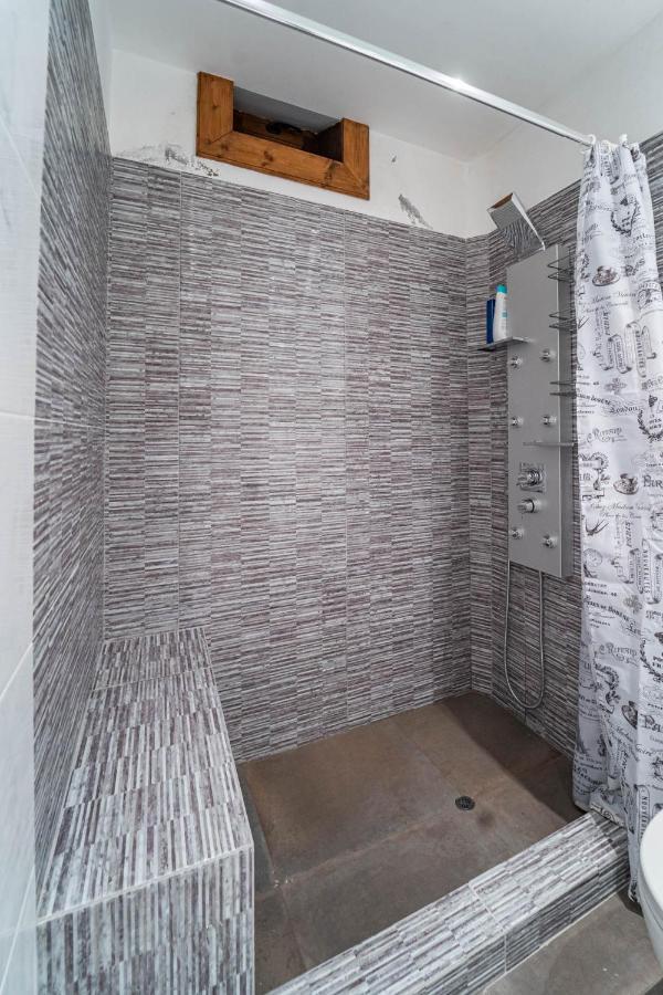 Maisonette Korfes-Κορφές-Μ Δύο Αυτόνομοι Όρoφοι Της Βίλας Κορφές Για Οικογένειες Και Μικρές Παρέες Karpenísion Dış mekan fotoğraf