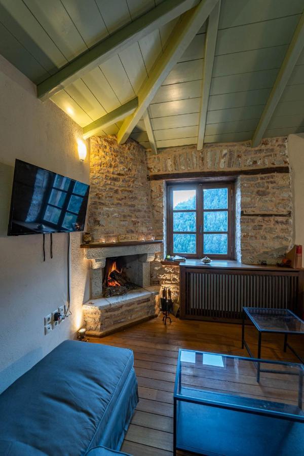 Maisonette Korfes-Κορφές-Μ Δύο Αυτόνομοι Όρoφοι Της Βίλας Κορφές Για Οικογένειες Και Μικρές Παρέες Karpenísion Dış mekan fotoğraf