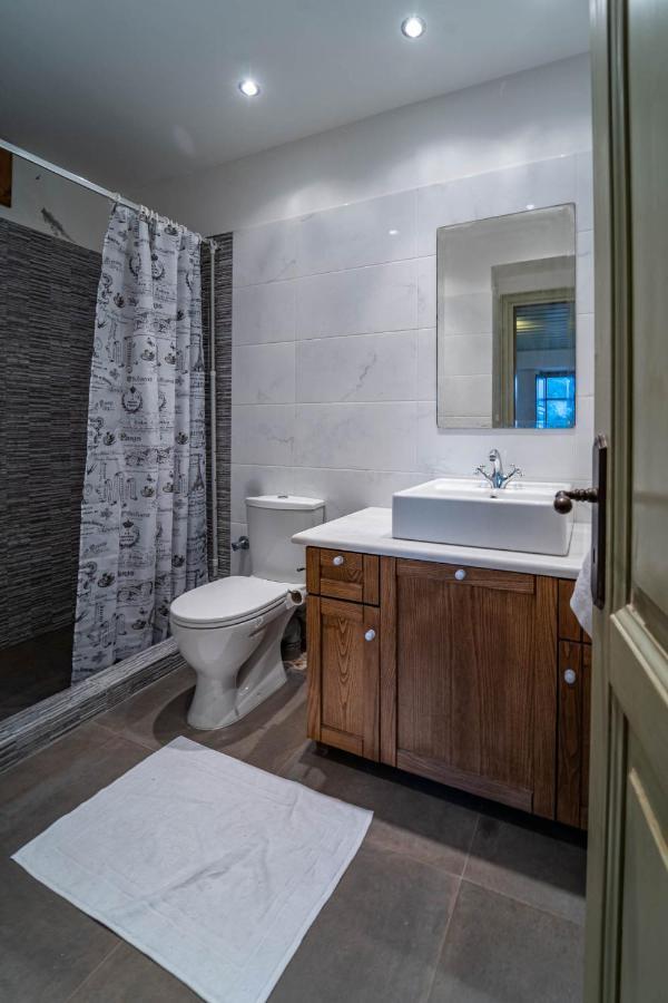 Maisonette Korfes-Κορφές-Μ Δύο Αυτόνομοι Όρoφοι Της Βίλας Κορφές Για Οικογένειες Και Μικρές Παρέες Karpenísion Dış mekan fotoğraf