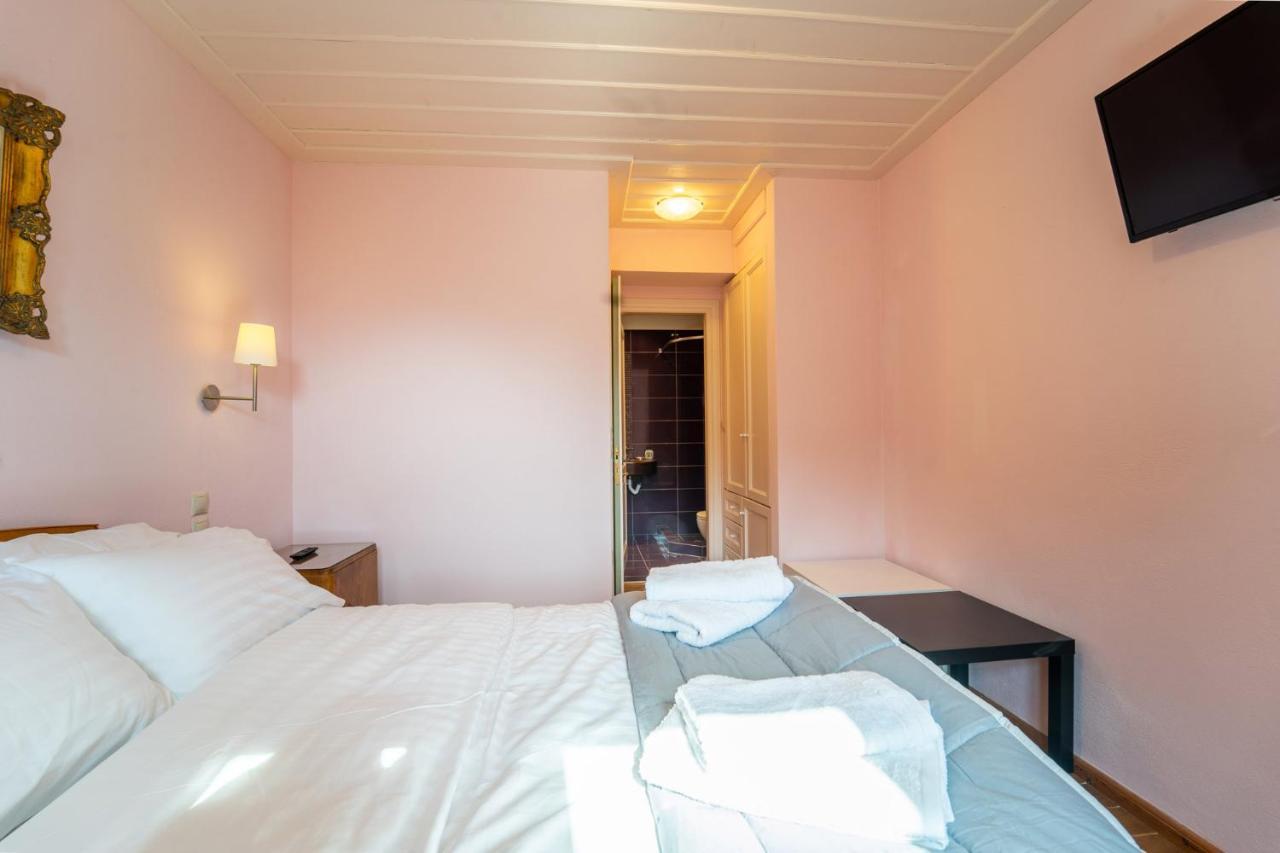 Maisonette Korfes-Κορφές-Μ Δύο Αυτόνομοι Όρoφοι Της Βίλας Κορφές Για Οικογένειες Και Μικρές Παρέες Karpenísion Dış mekan fotoğraf