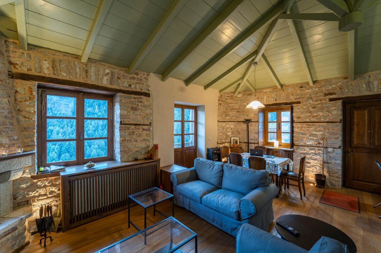 Maisonette Korfes-Κορφές-Μ Δύο Αυτόνομοι Όρoφοι Της Βίλας Κορφές Για Οικογένειες Και Μικρές Παρέες Karpenísion Dış mekan fotoğraf