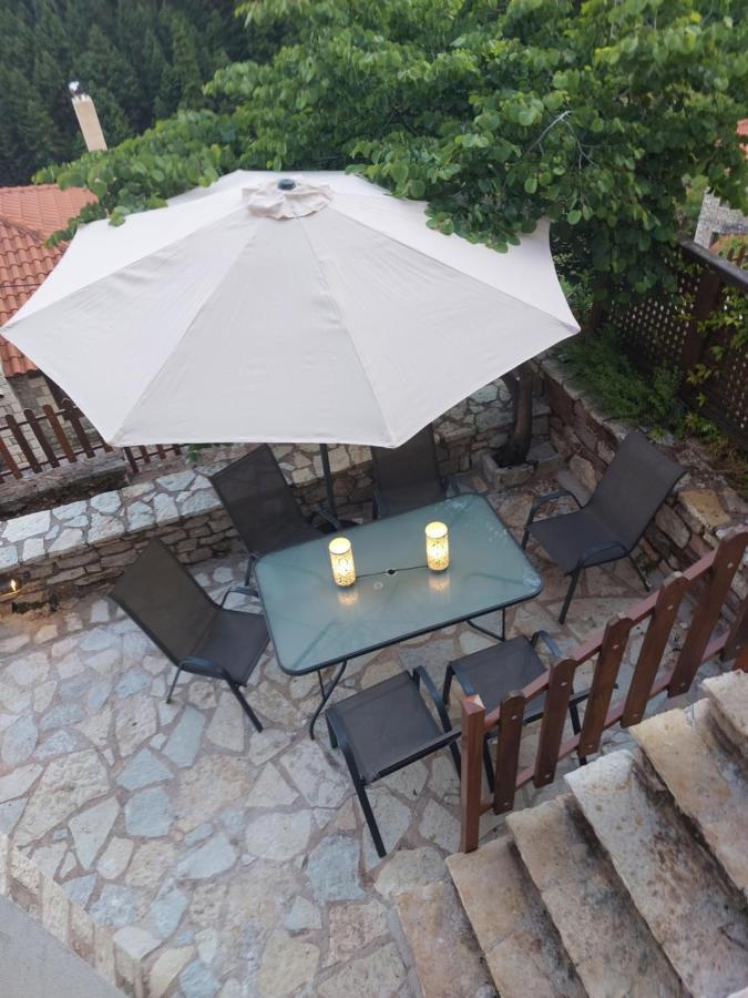 Maisonette Korfes-Κορφές-Μ Δύο Αυτόνομοι Όρoφοι Της Βίλας Κορφές Για Οικογένειες Και Μικρές Παρέες Karpenísion Dış mekan fotoğraf